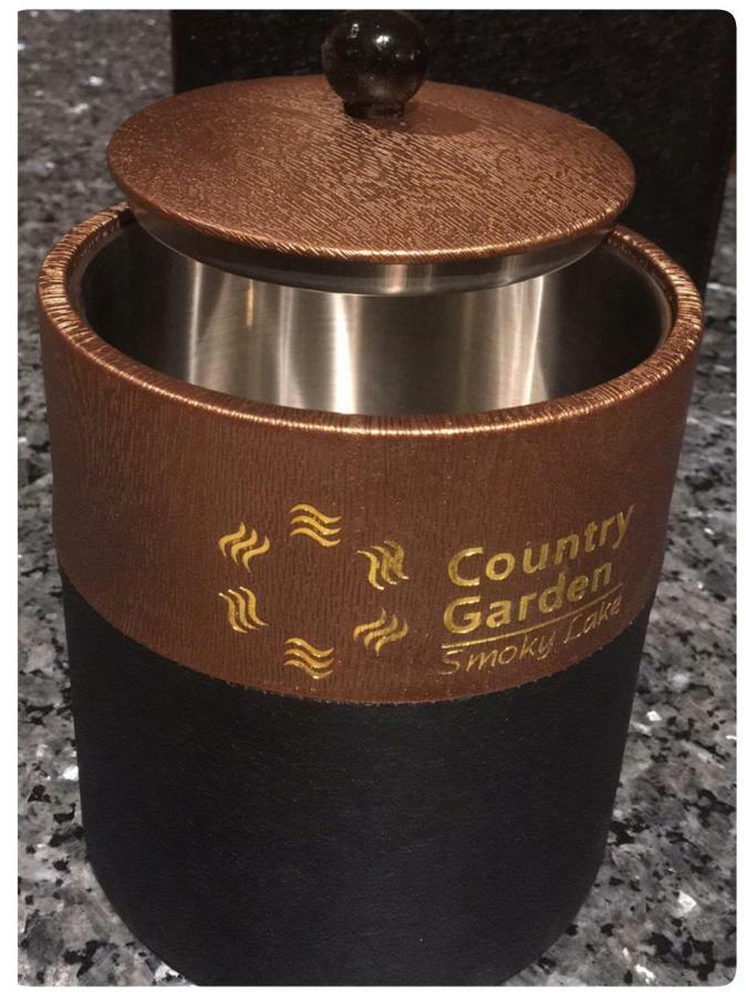 Country Garden Inn & Restaurant Smoky Lake Exterior foto